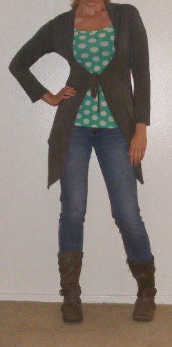 Faded Skinny Jeans & Green Polka-Dot Top